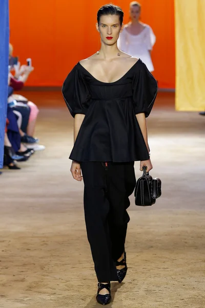 Look 27